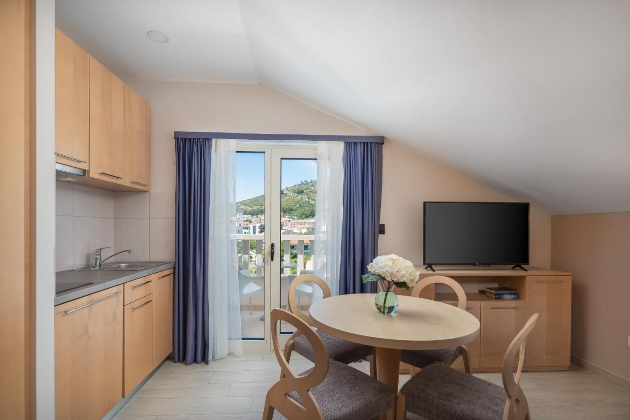 Aparthotel Flora Tučepi Exteriör bild