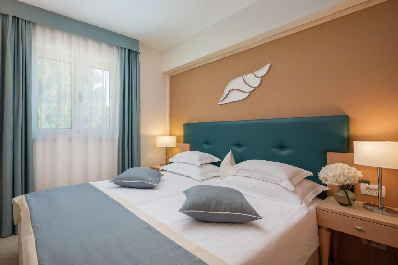 Aparthotel Flora Tučepi Exteriör bild