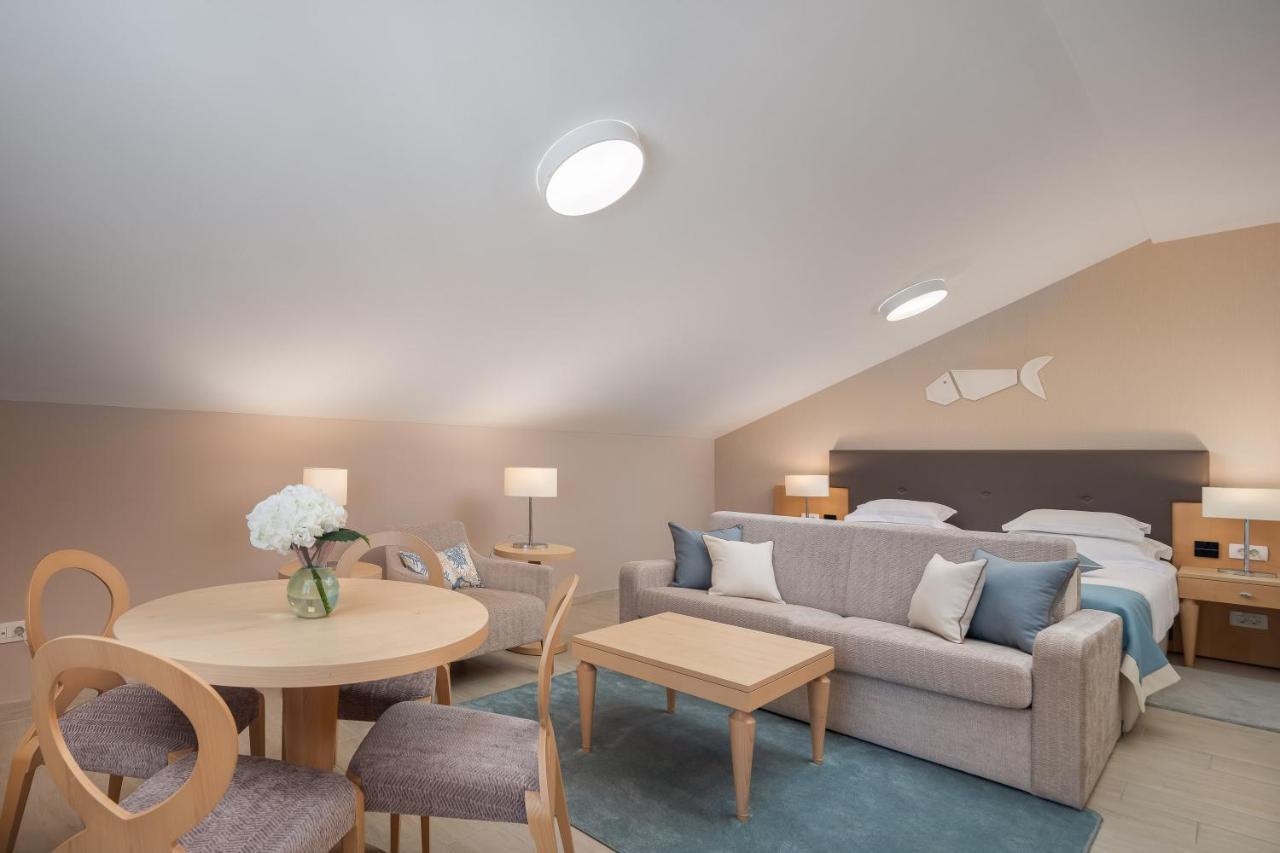 Aparthotel Flora Tučepi Exteriör bild