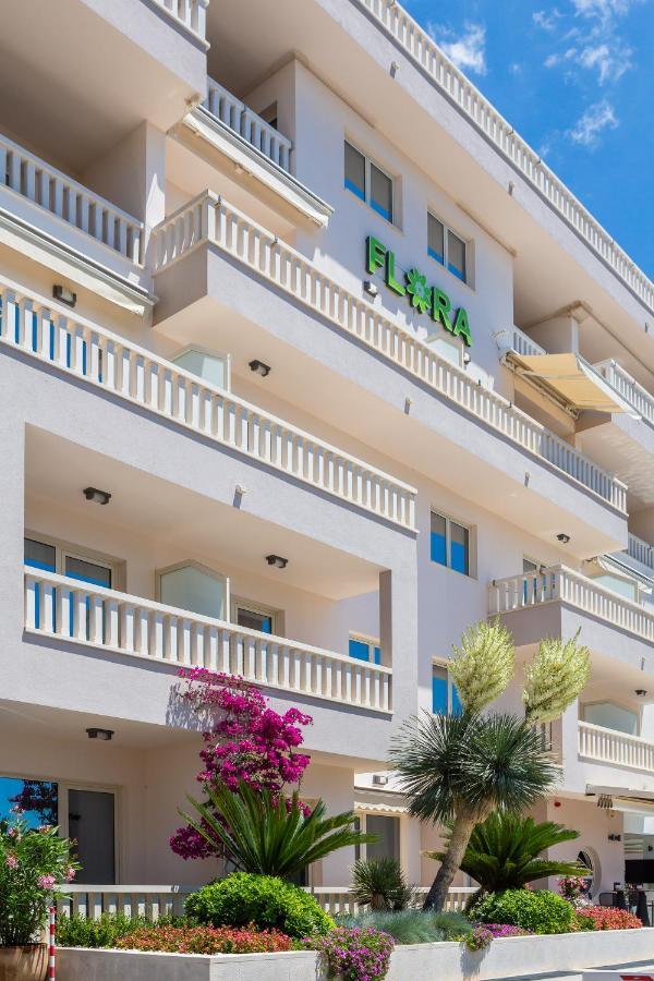 Aparthotel Flora Tučepi Exteriör bild