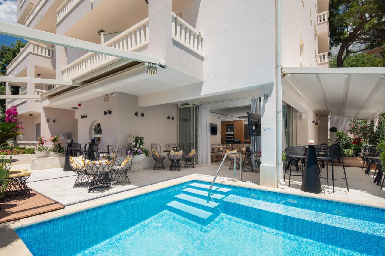Aparthotel Flora Tučepi Exteriör bild
