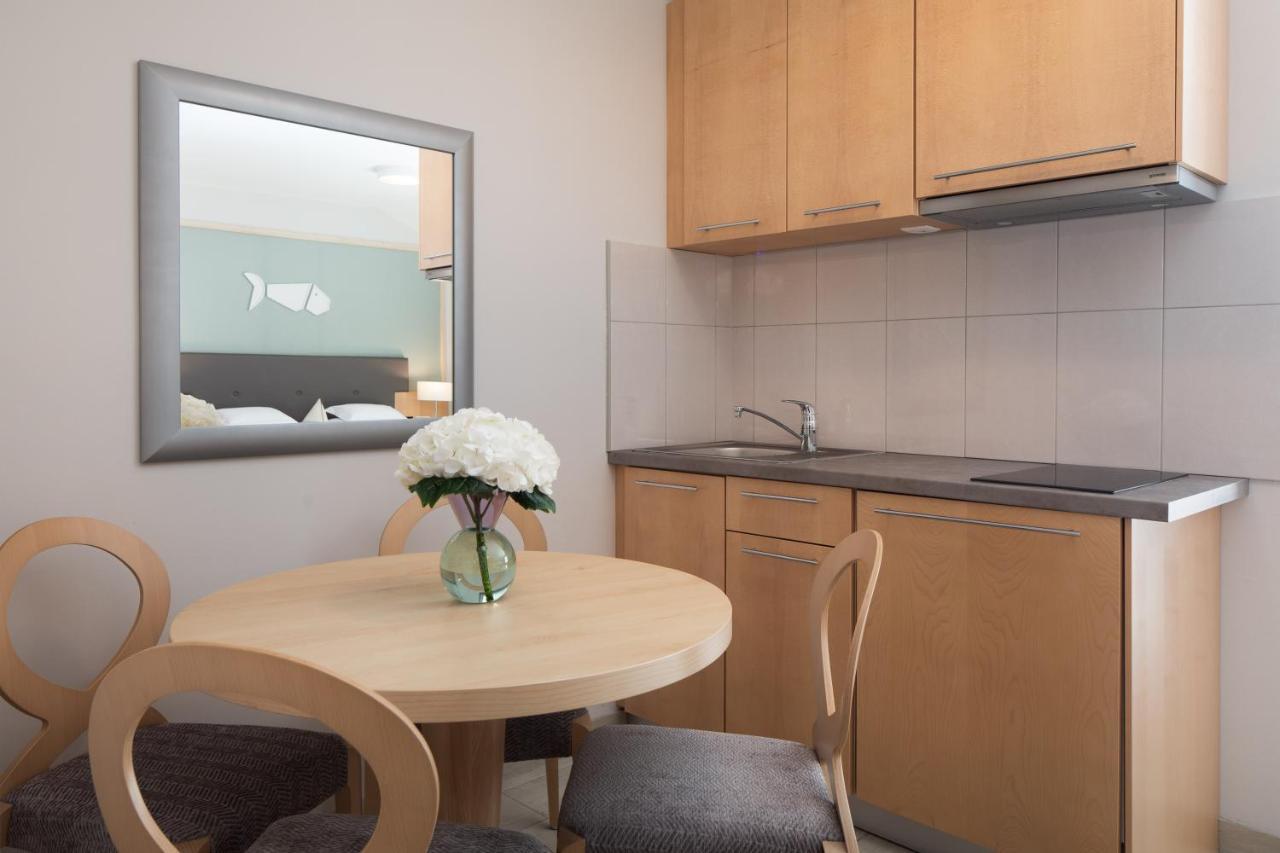 Aparthotel Flora Tučepi Exteriör bild